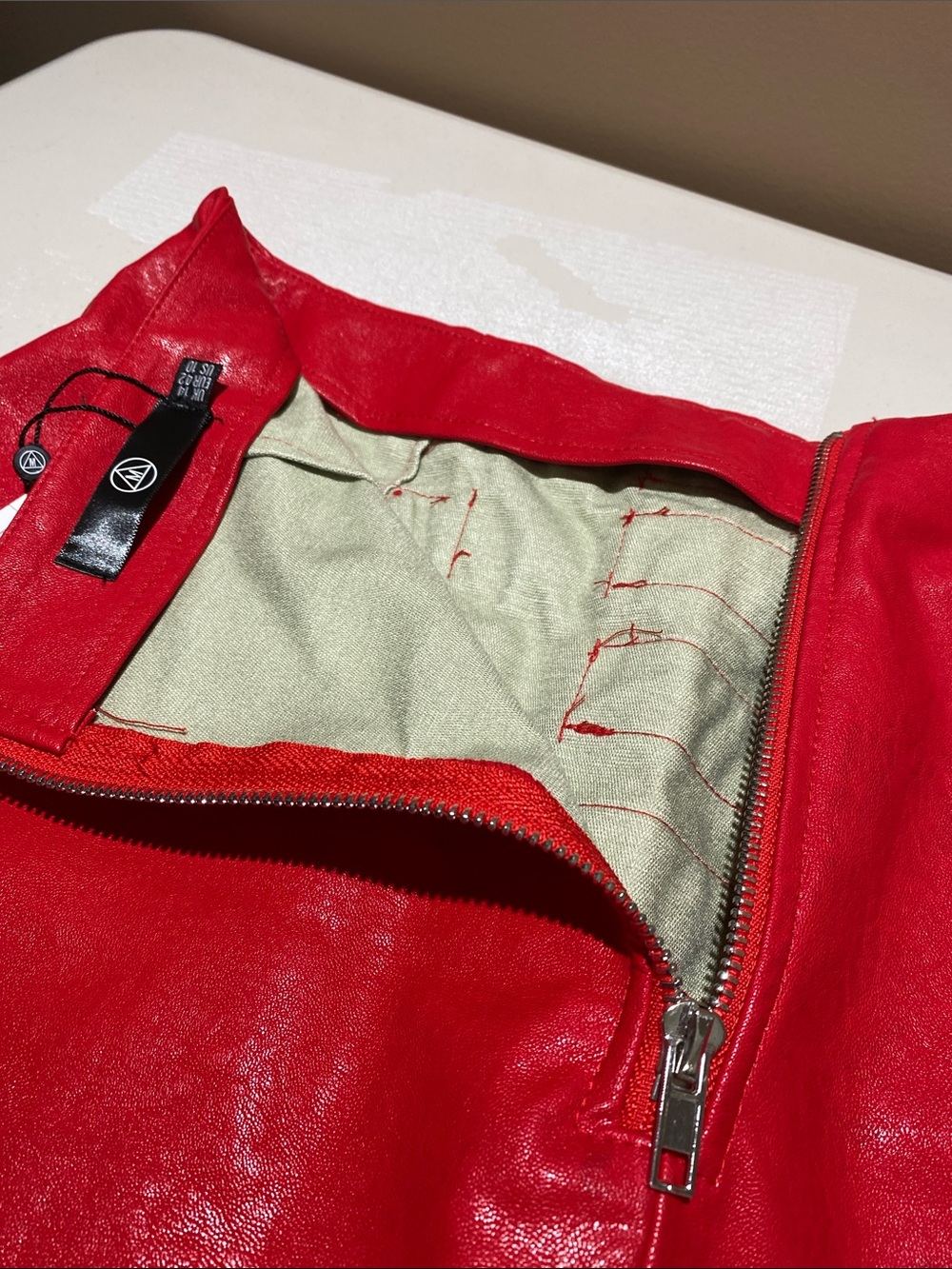 New Faux Leather Straight Mini Skirt Size 10 CherryRed Buckle Details Rocker - Picture 12 of 13